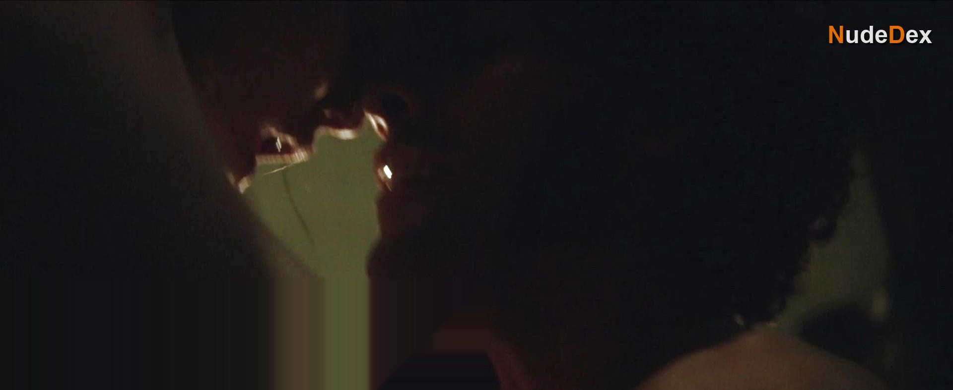 Elizabeth Olsen in In Secret, photo 3
