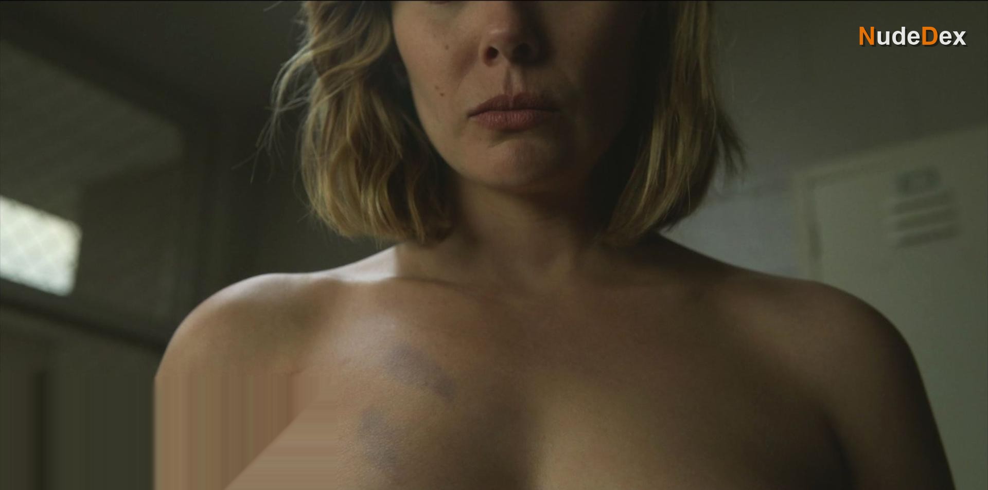 Elizabeth Olsen in Love Death, photo 2