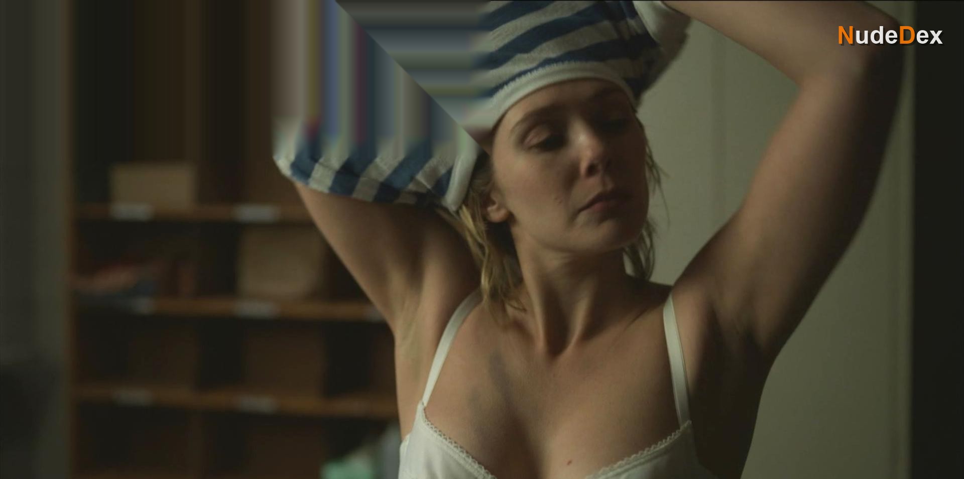 Elizabeth Olsen in Love Death, photo 18