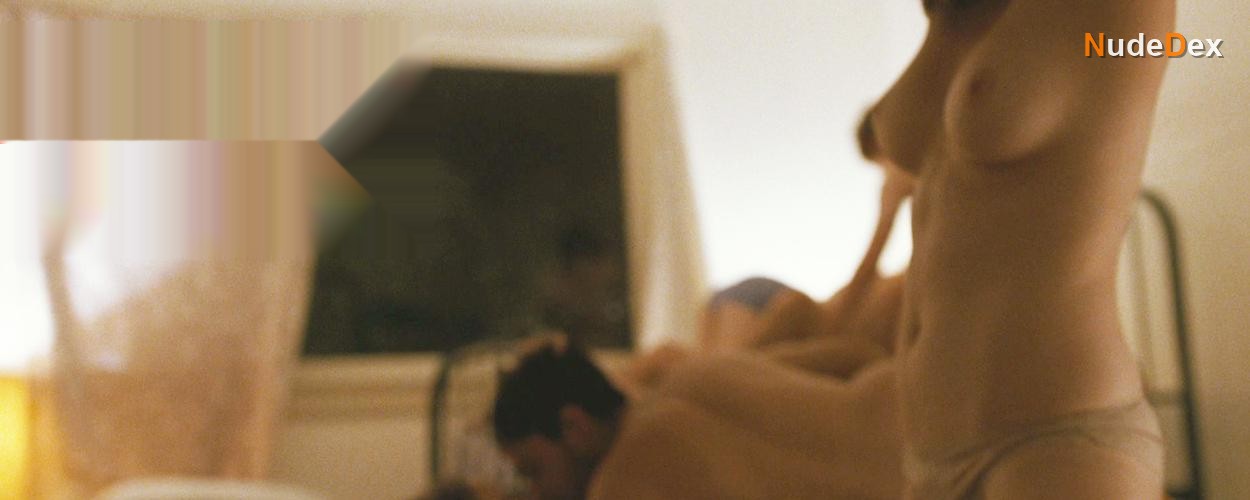 Elizabeth Olsen in Martha Marcy May Marlene, photo 7