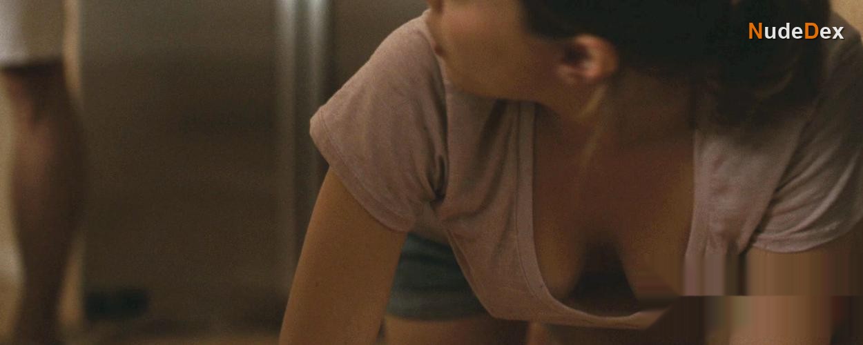Elizabeth Olsen in Martha Marcy May Marlene, photo 10