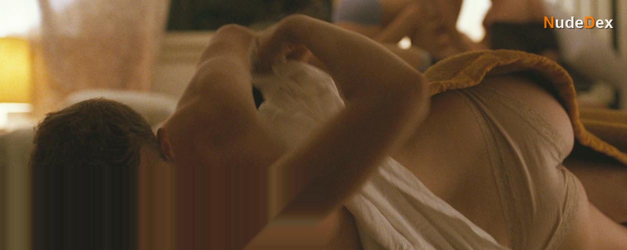 Elizabeth Olsen in Martha Marcy May Marlene, photo 12