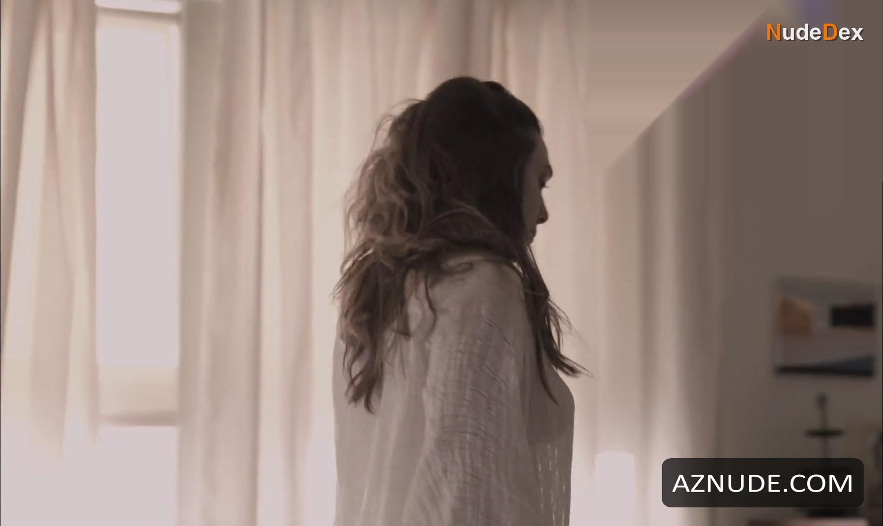 Elizabeth Olsen in Sorry For Your Loss, photo 2