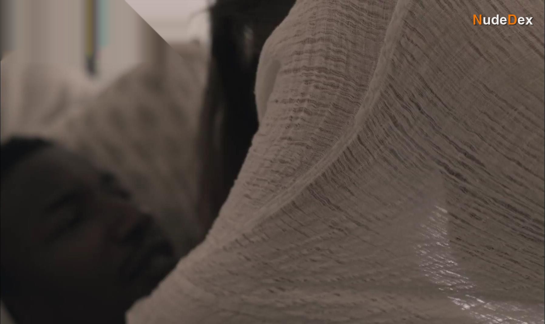Elizabeth Olsen in Sorry For Your Loss, photo 11