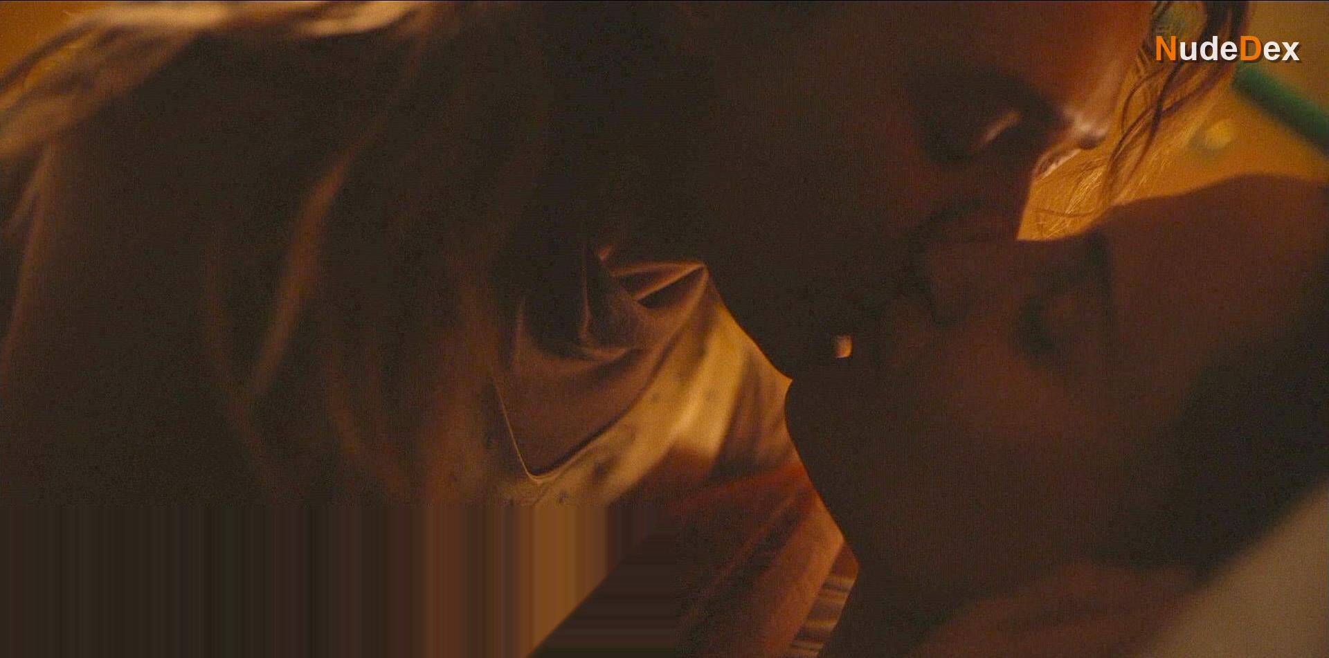Elizabeth Olsen in The Assessment, photo 1