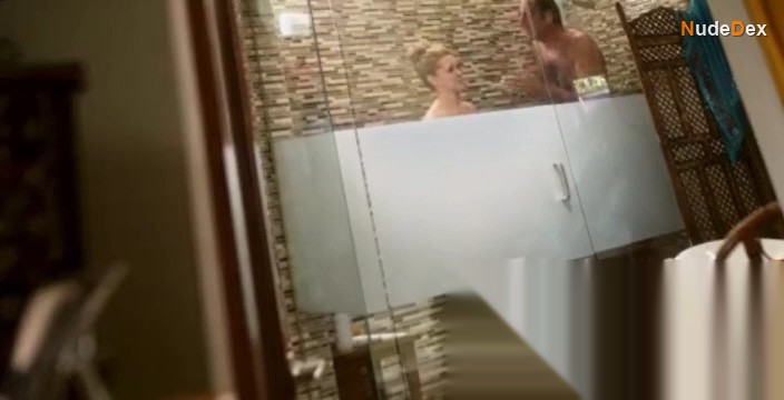 Elizabeth Perkins in How To Live With Your Parents For The Rest Of Your Life, photo 4