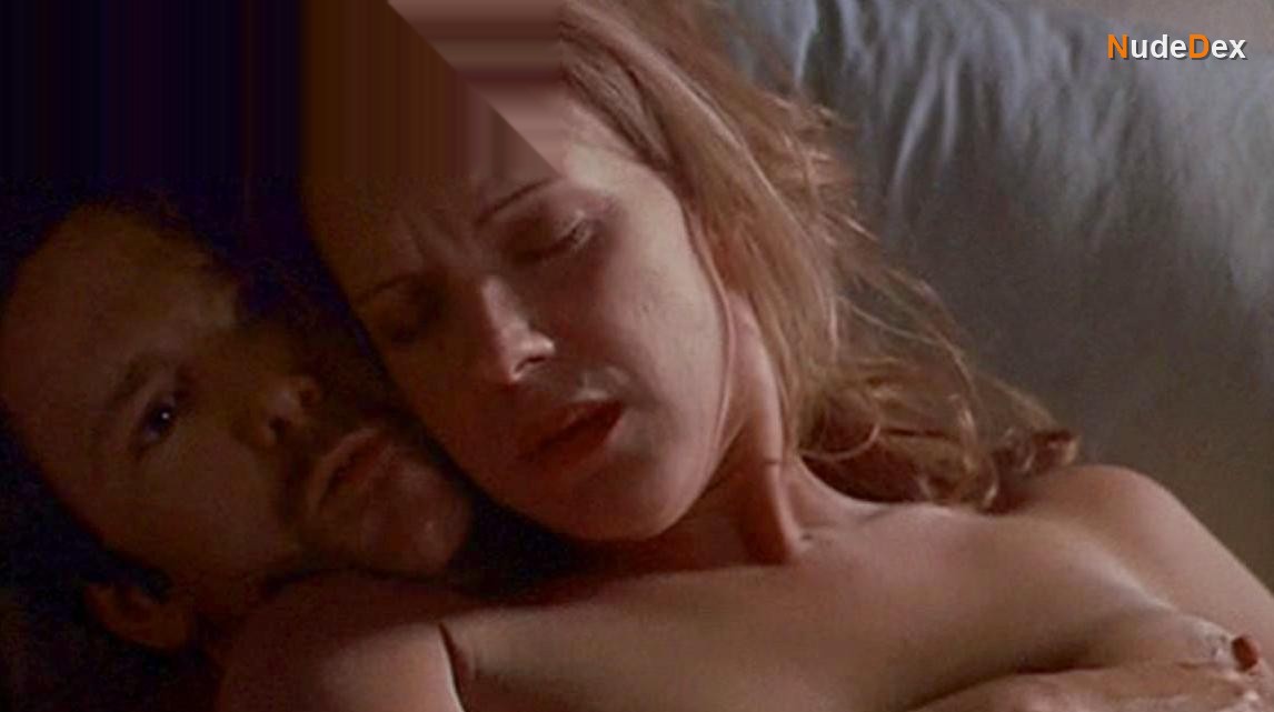 Elizabeth Perkins in I M Losing You, photo 1