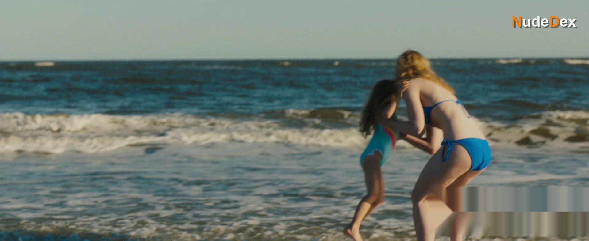 Elle Fanning in Galveston, photo 6