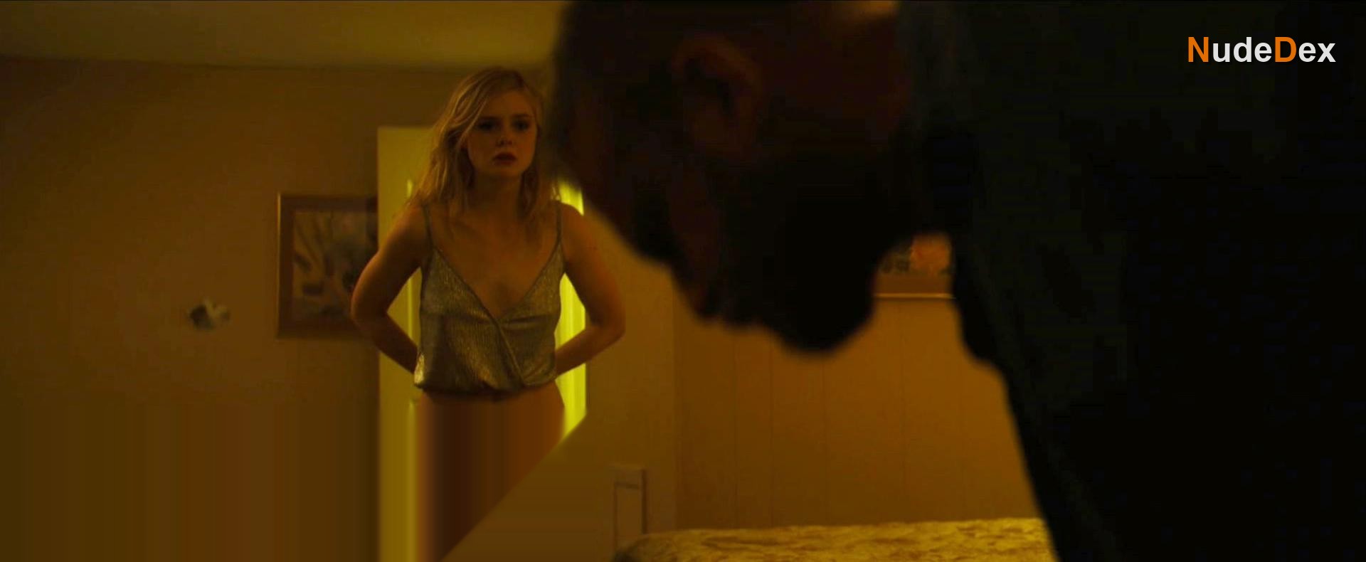 Elle Fanning in Galveston, photo 10
