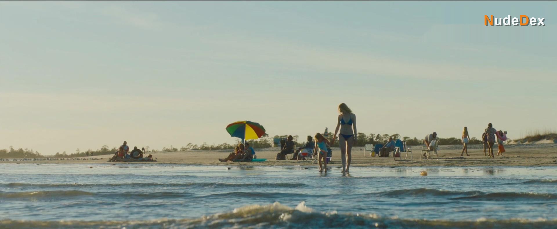 Elle Fanning in Galveston, photo 12