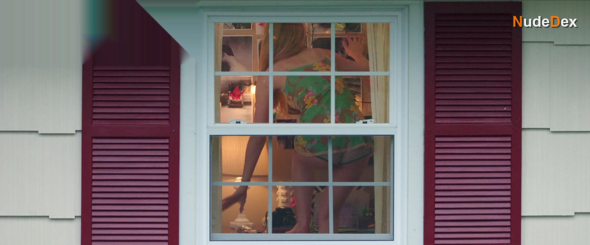 Elle Fanning in The Vanishing Of Sidney Hall, photo 2