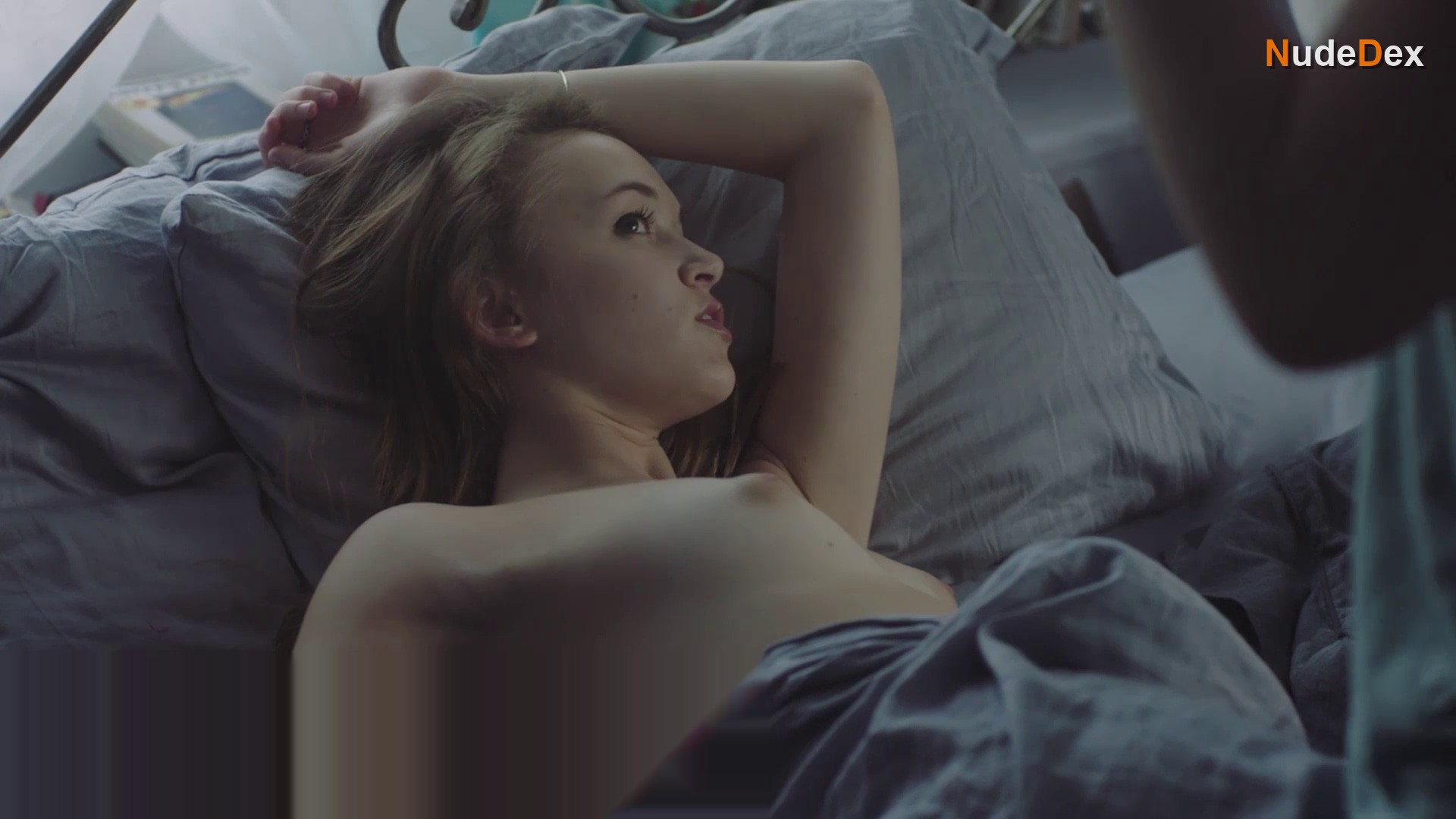 Ellie Yorke in Spring, photo 8