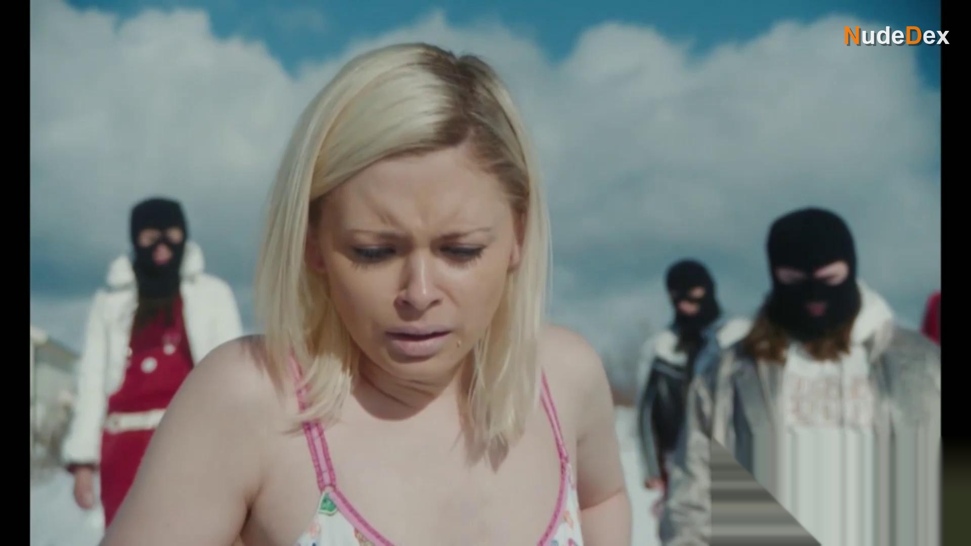 Elli Rhiannon Muller Osborne in Requiem For Selina, photo 6