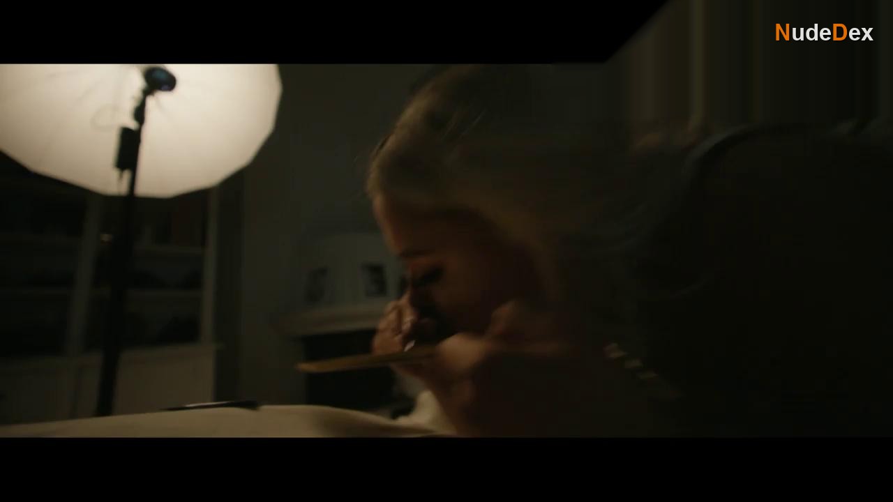 Elli Rhiannon Muller Osborne in Requiem For Selina, photo 12