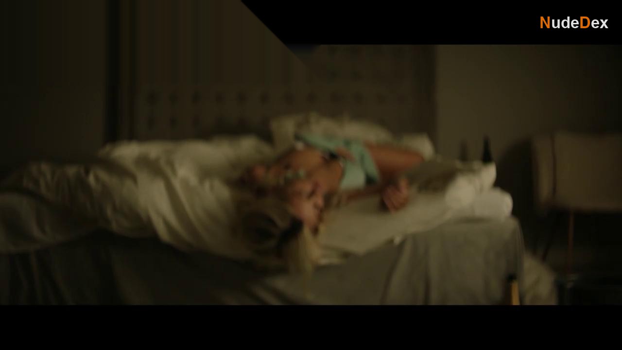 Elli Rhiannon Muller Osborne in Requiem For Selina, photo 22