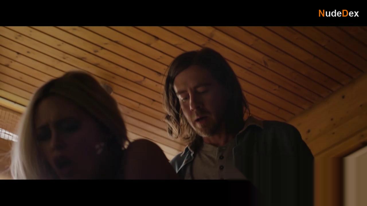 Elli Rhiannon Muller Osborne in Requiem For Selina, photo 27