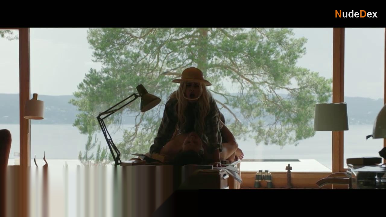 Elli Rhiannon Muller Osborne in Requiem For Selina, photo 30