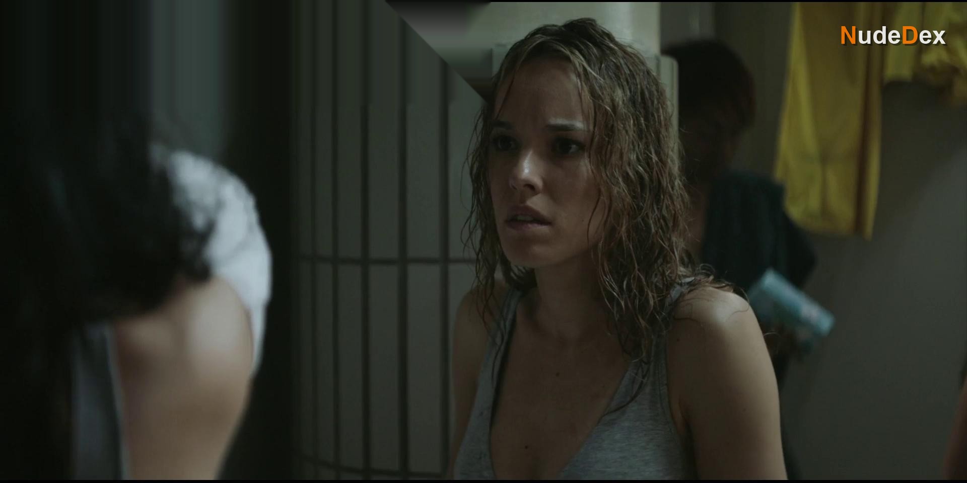 Elodie Fontan in Prise Au Piege, photo 7