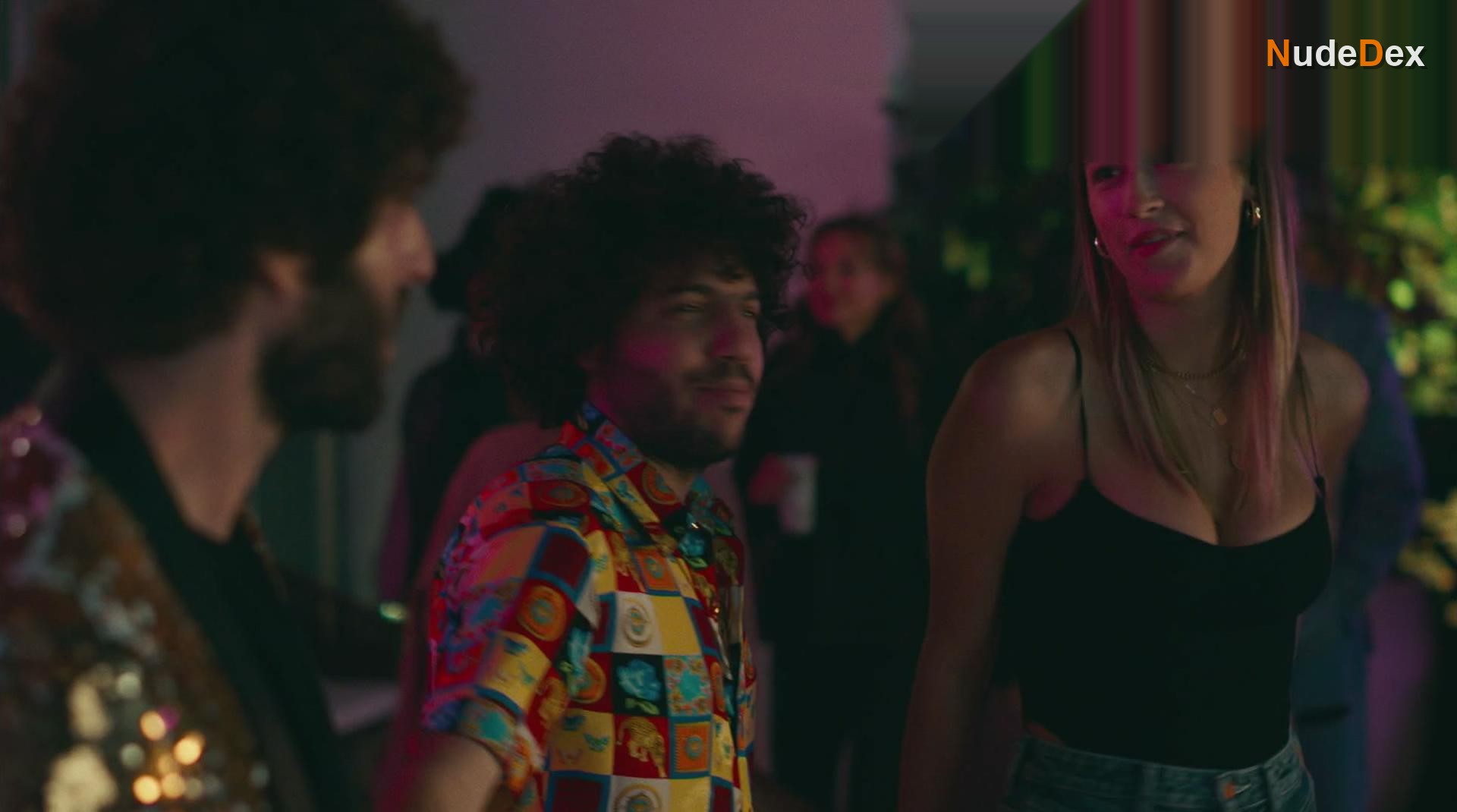 Elsie Hewitt in Dave, photo 6