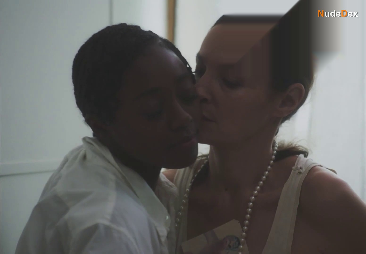 Emara Neymour-jackson in Bright Hours, photo 1