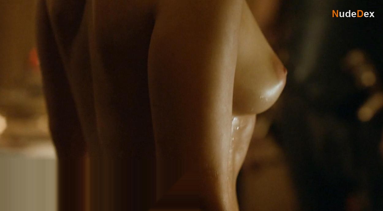 Emilia Clarke in Game Of Thrones, photo 11