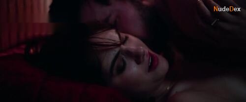 Emilia Jones in Cat Person, photo 1