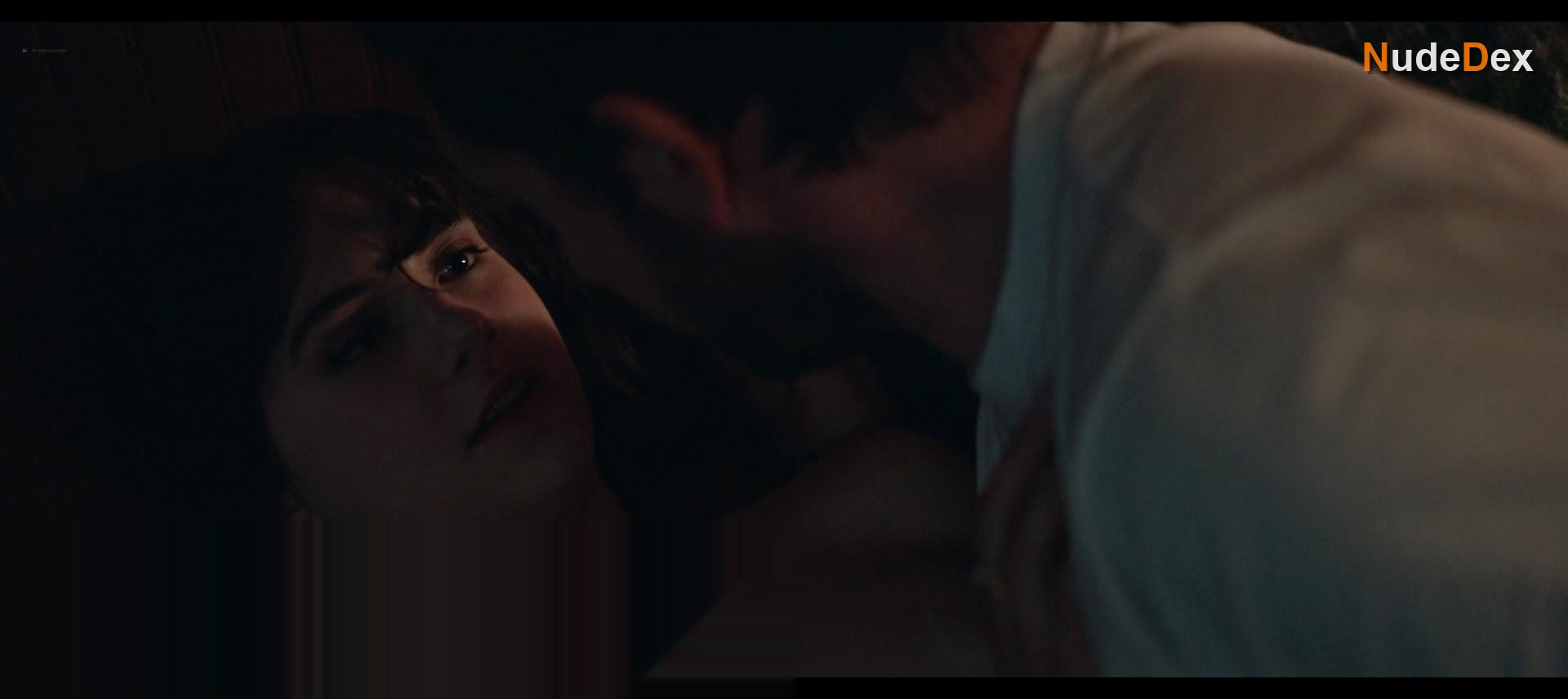Emilia Jones in Cat Person, photo 4