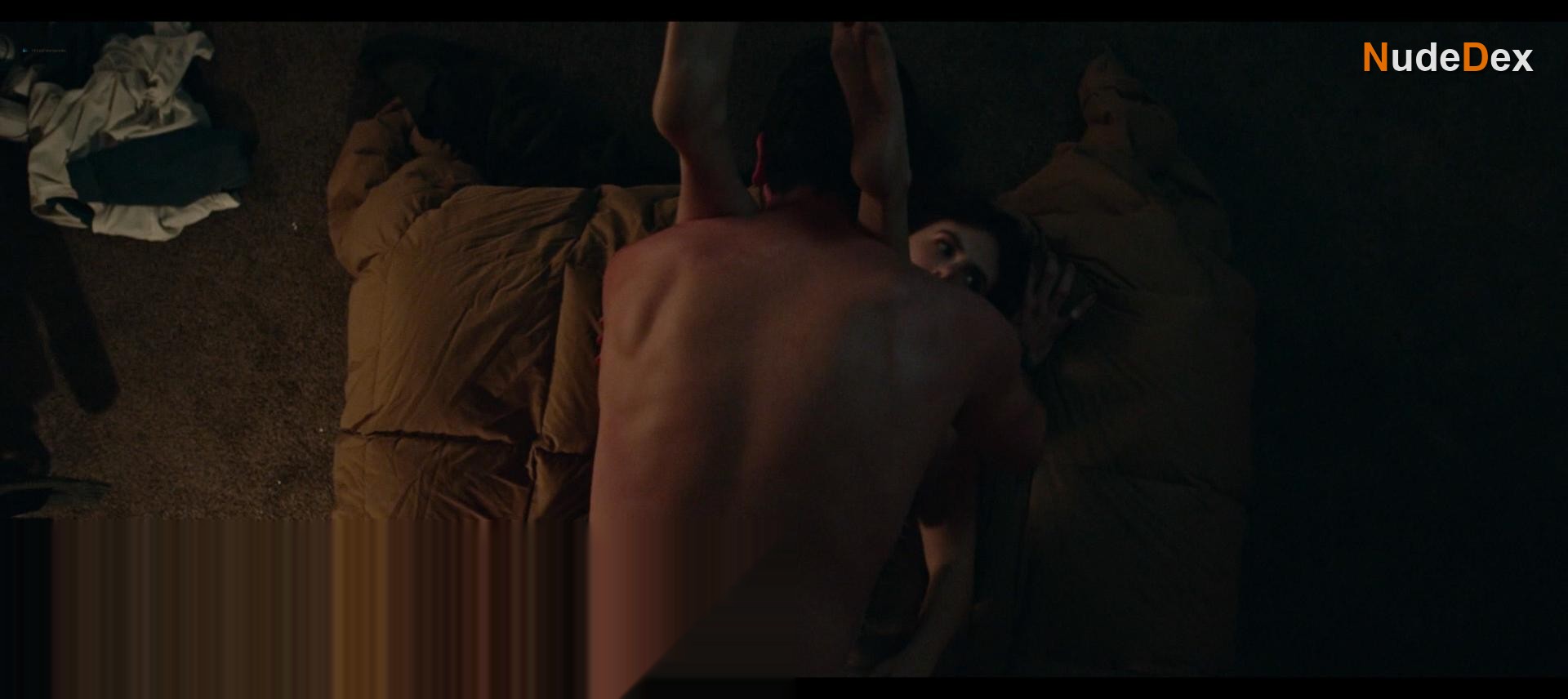 Emilia Jones in Cat Person, photo 13