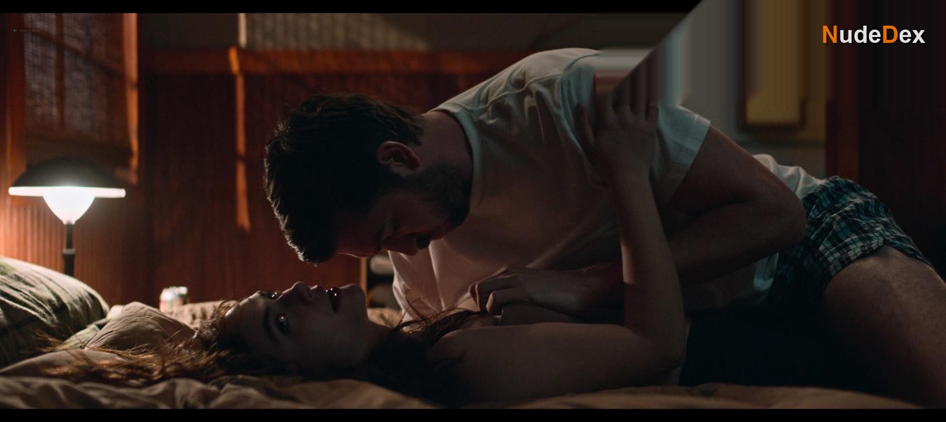 Emilia Jones in Cat Person, photo 16