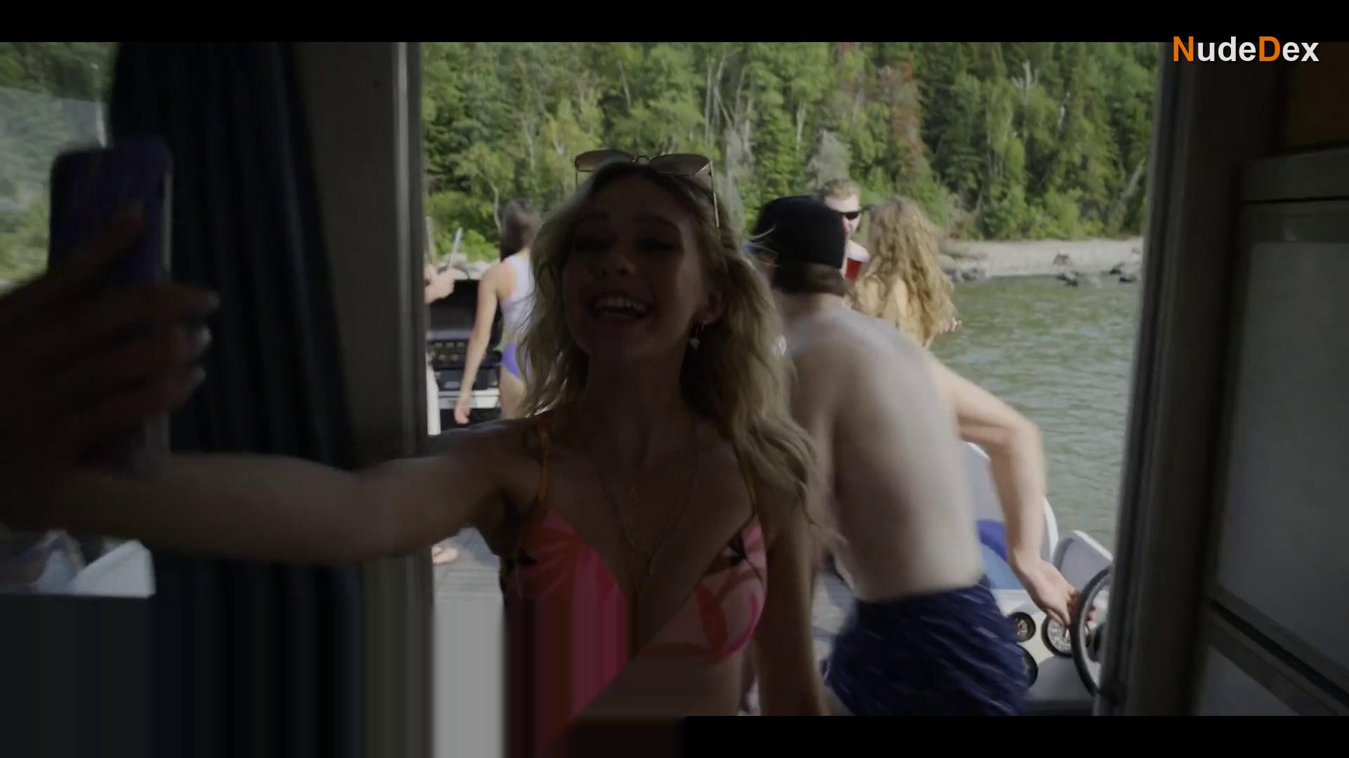 Emilia Mccarthy in Skymed, photo 1