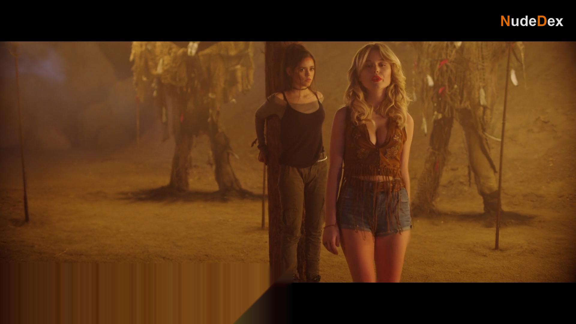 Emily Alyn Lind in The Babysitter Killer Queen, photo 2