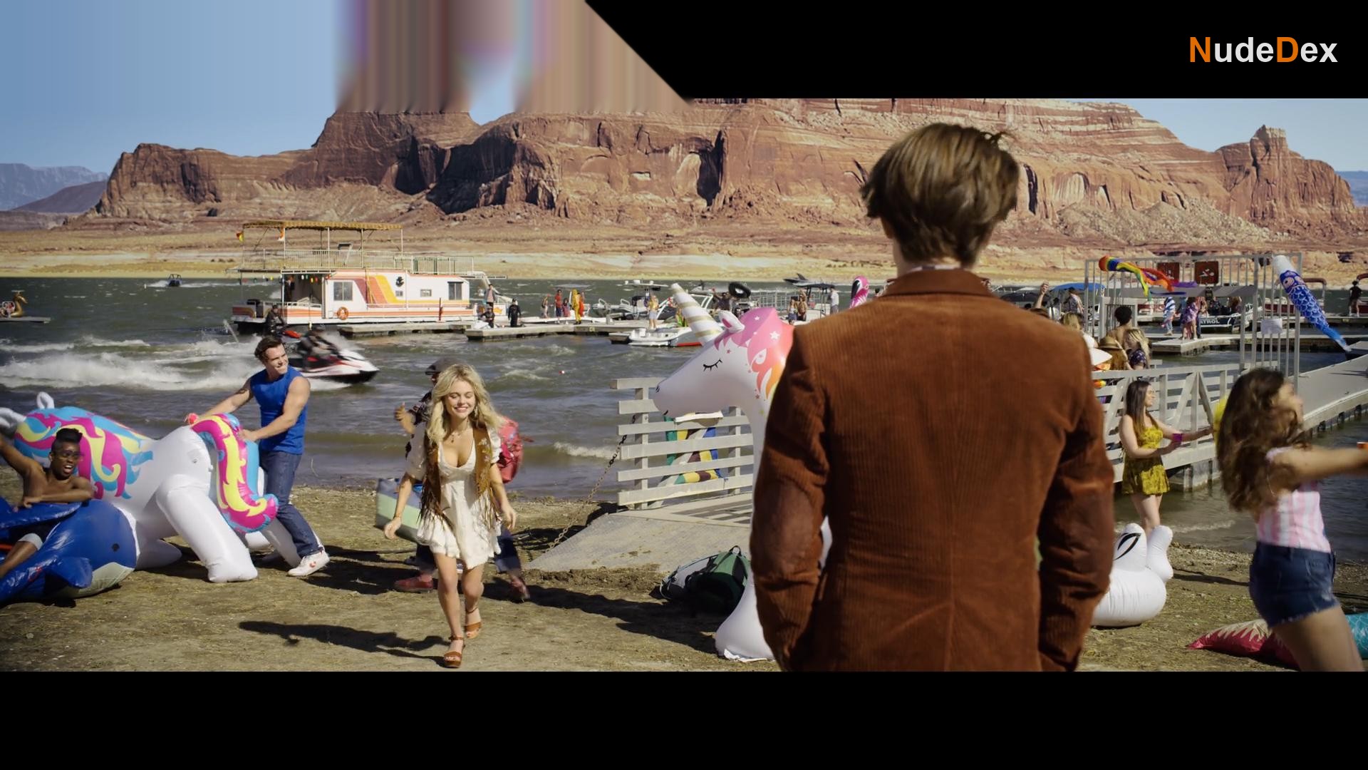 Emily Alyn Lind in The Babysitter Killer Queen, photo 3