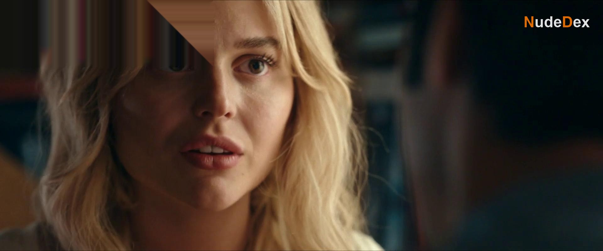 Emily Alyn Lind in We Were Liars, photo 4