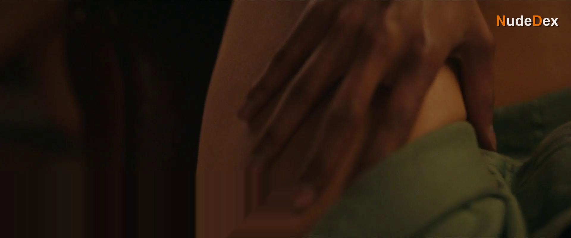 Emily Alyn Lind in We Were Liars, photo 10