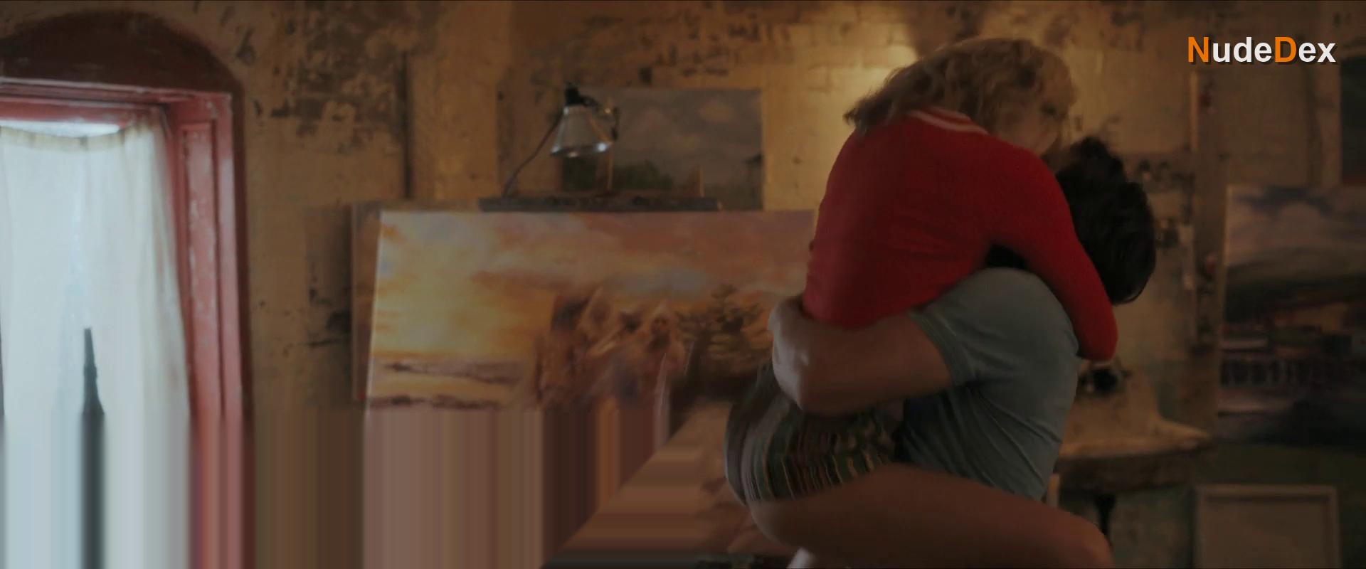 Emily Alyn Lind in We Were Liars, photo 11