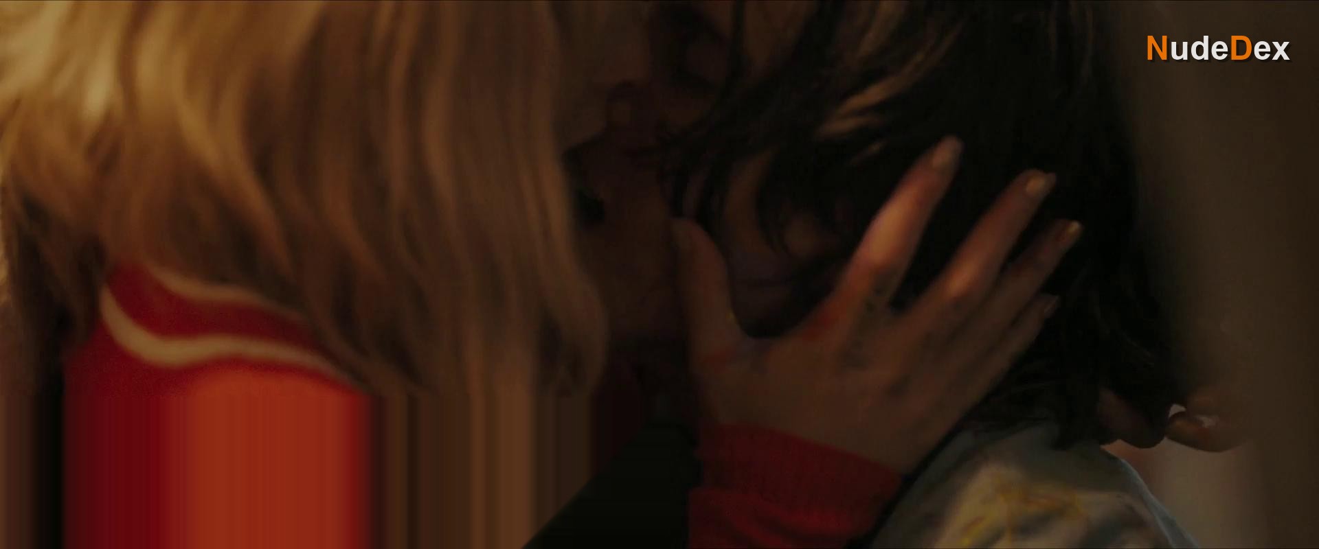 Emily Alyn Lind in We Were Liars, photo 15