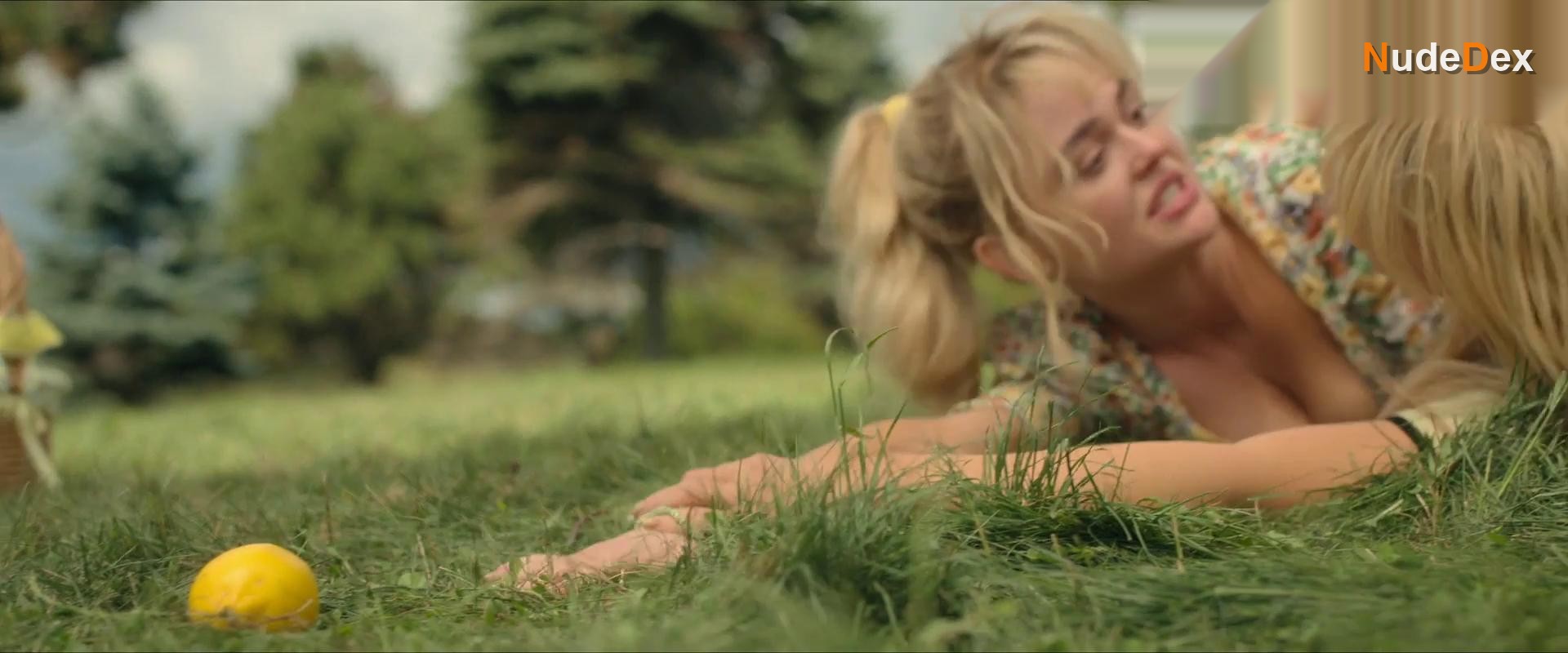 Emily Alyn Lind in We Were Liars, photo 21