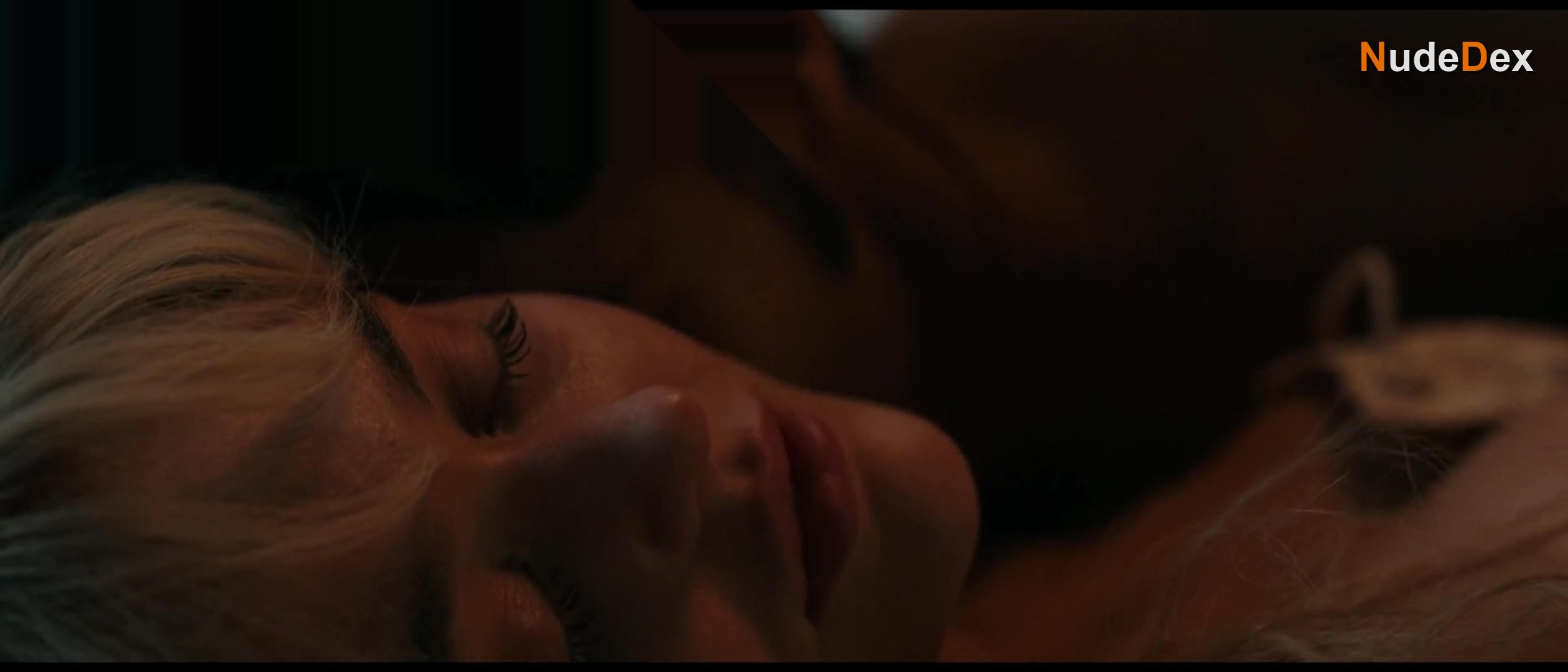Emily Alyn Lind in We Were Liars, photo 33