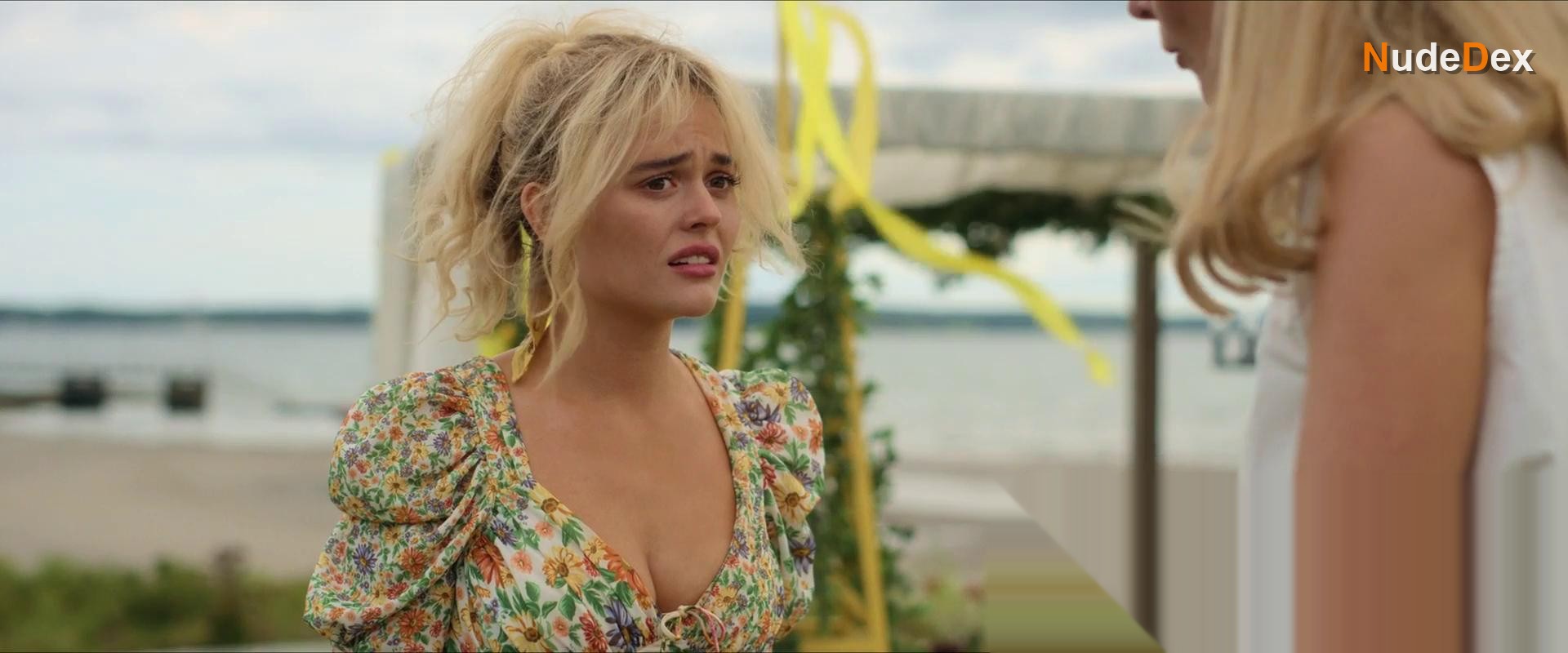 Emily Alyn Lind in We Were Liars, photo 37