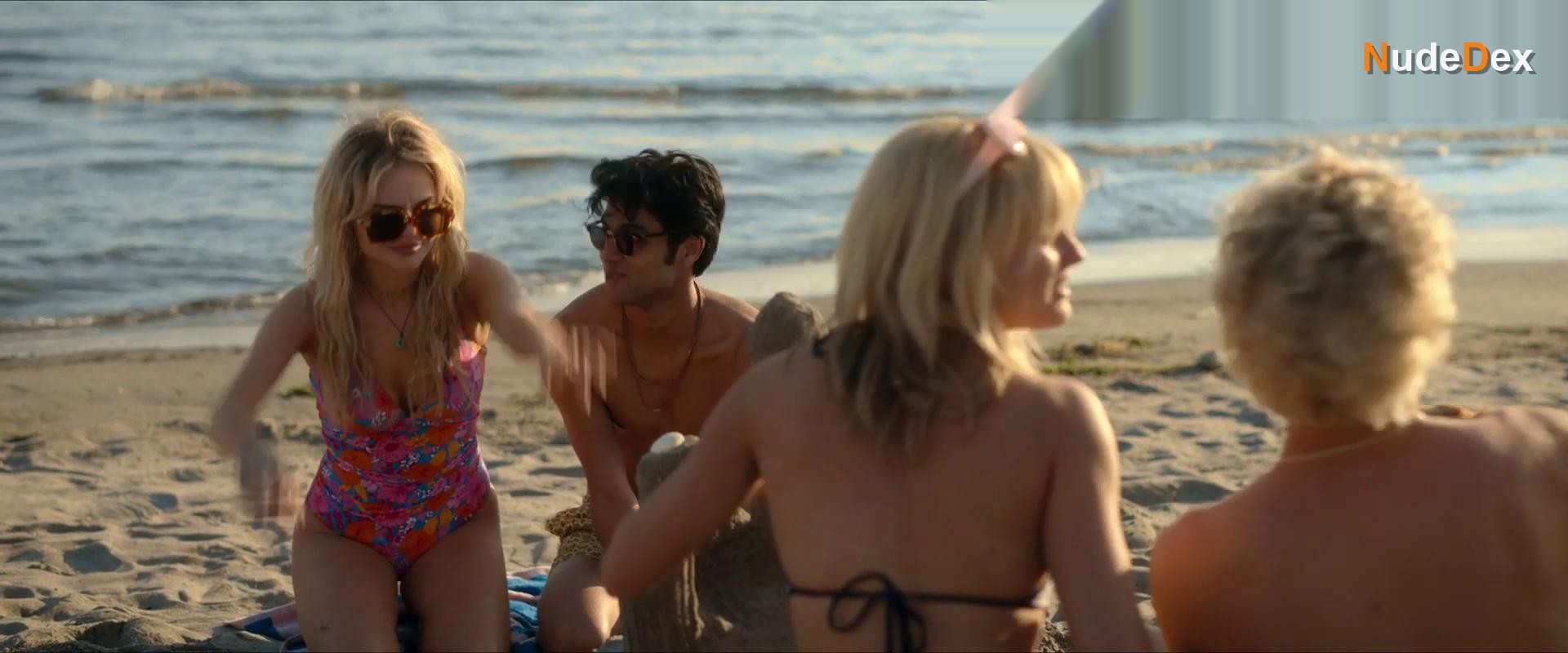 Emily Alyn Lind in We Were Liars, photo 47