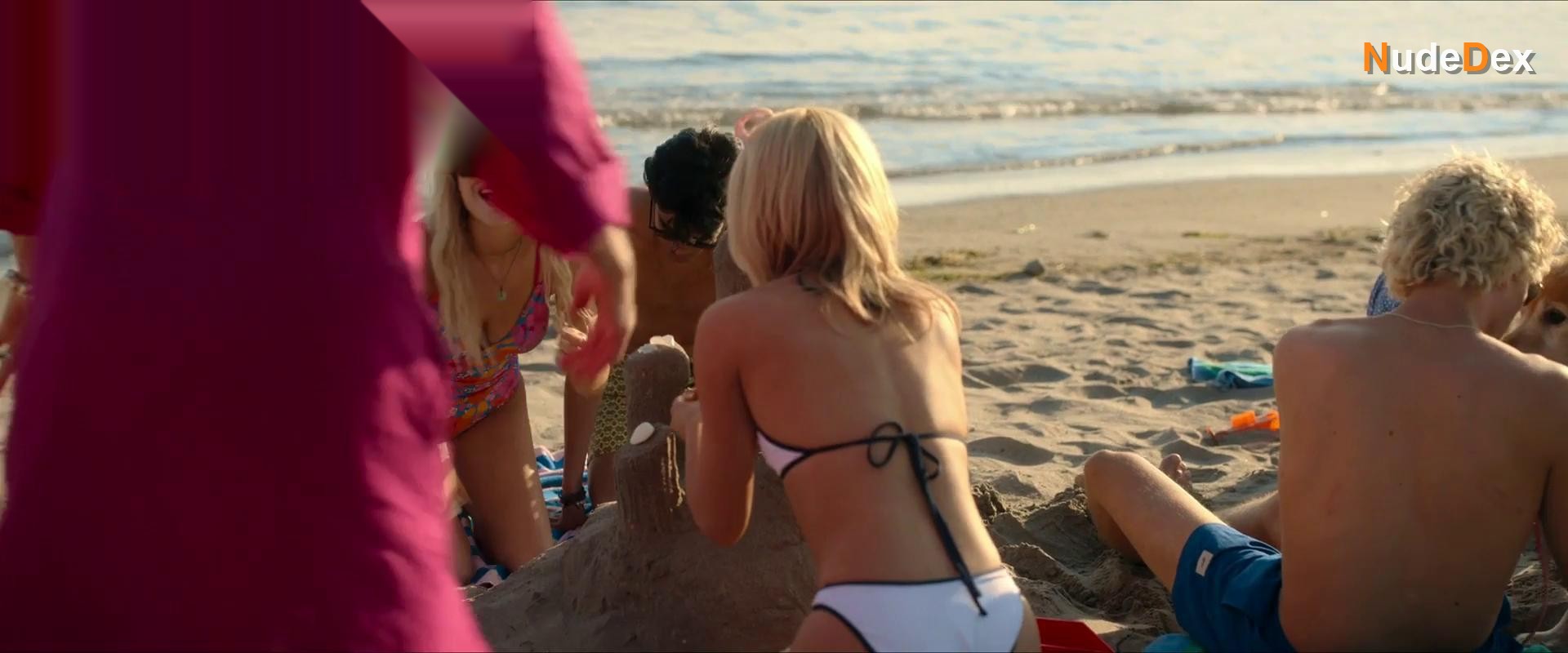 Emily Alyn Lind in We Were Liars, photo 53