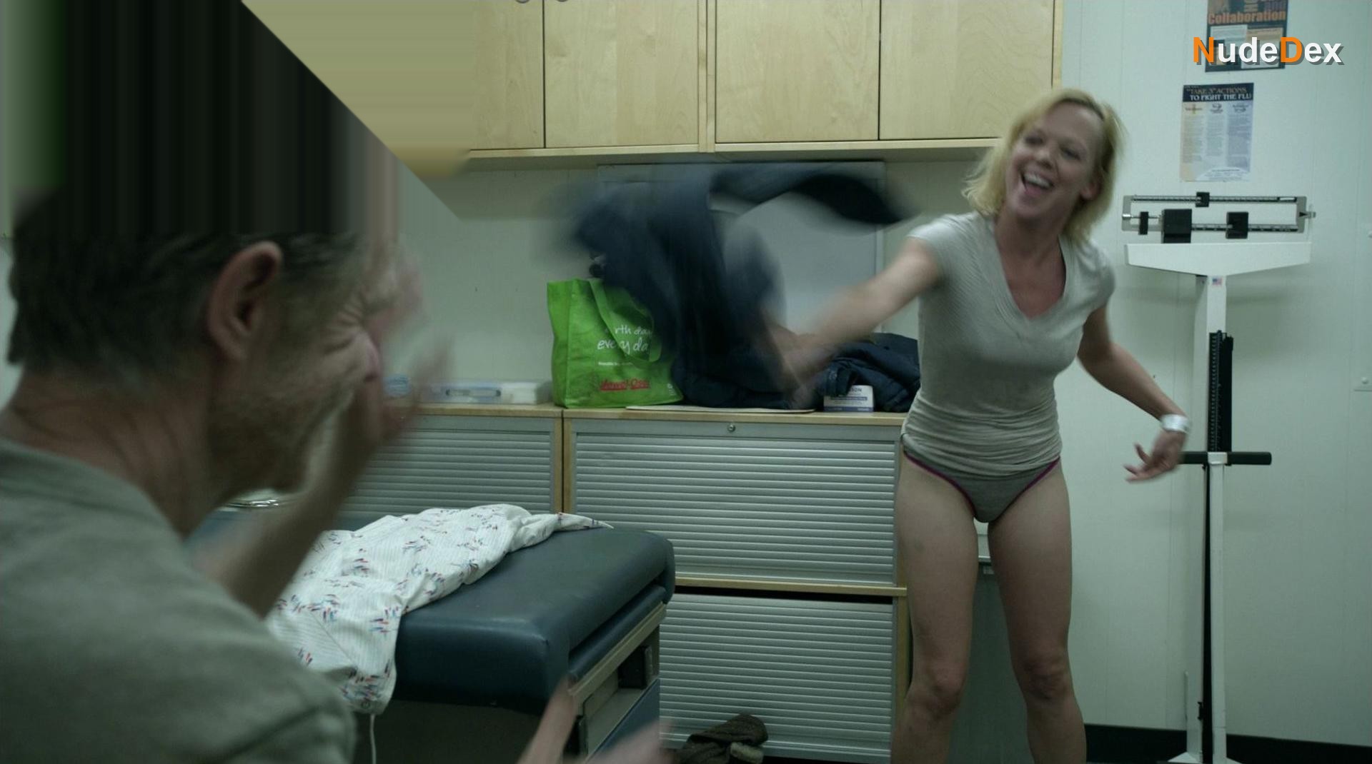Emily Bergl in Shameless, photo 10