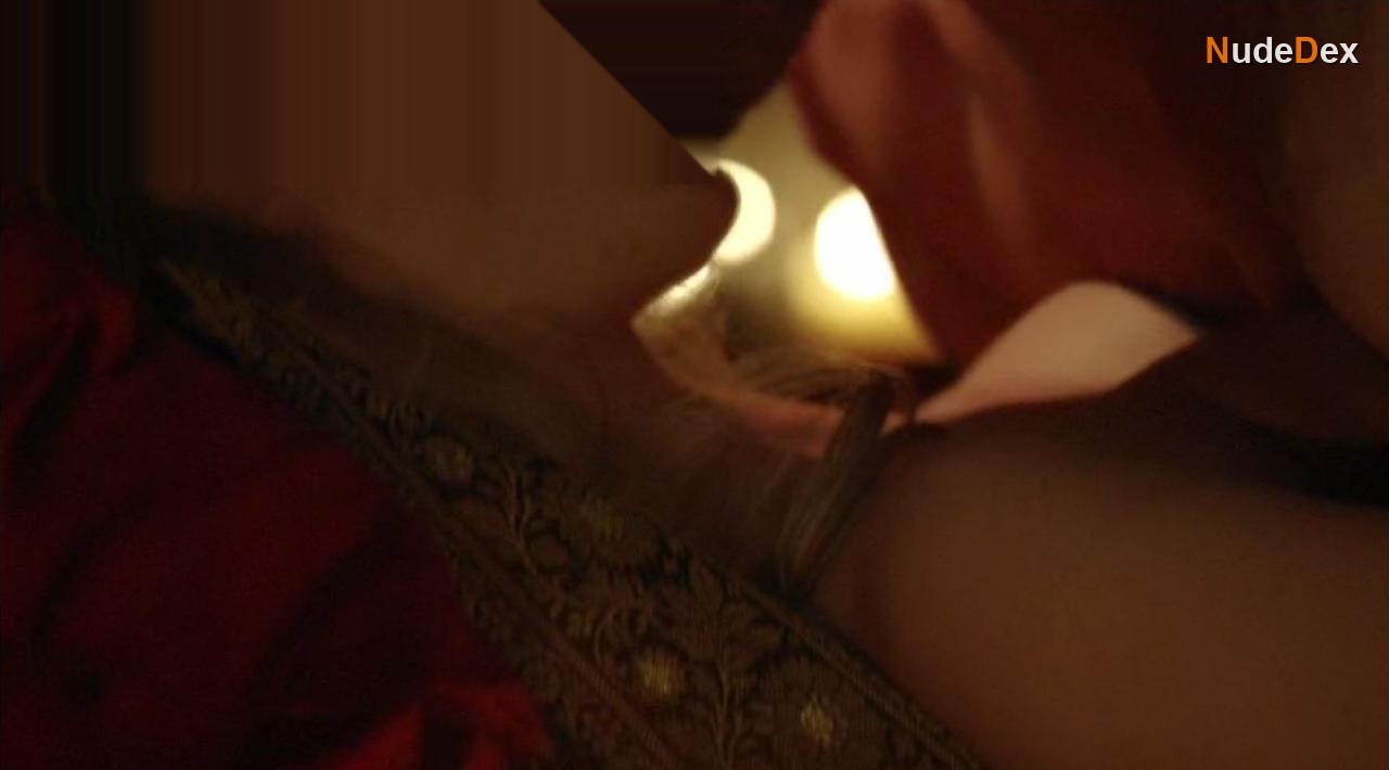 Emily Bett Rickards in Arrow, photo 6