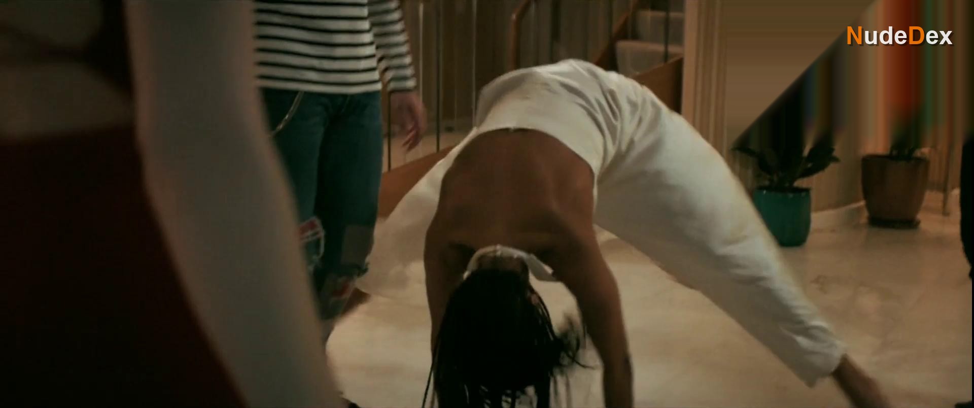 Emily Browning in One More Shot, photo 7