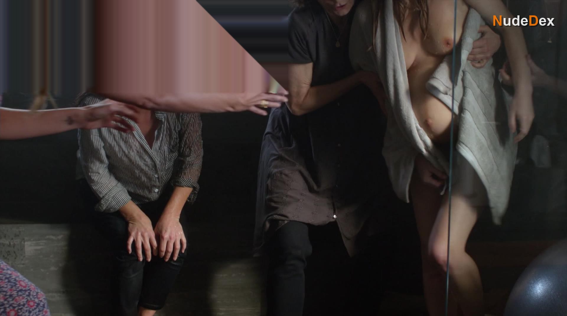 Emily Browning in The Affair, photo 1
