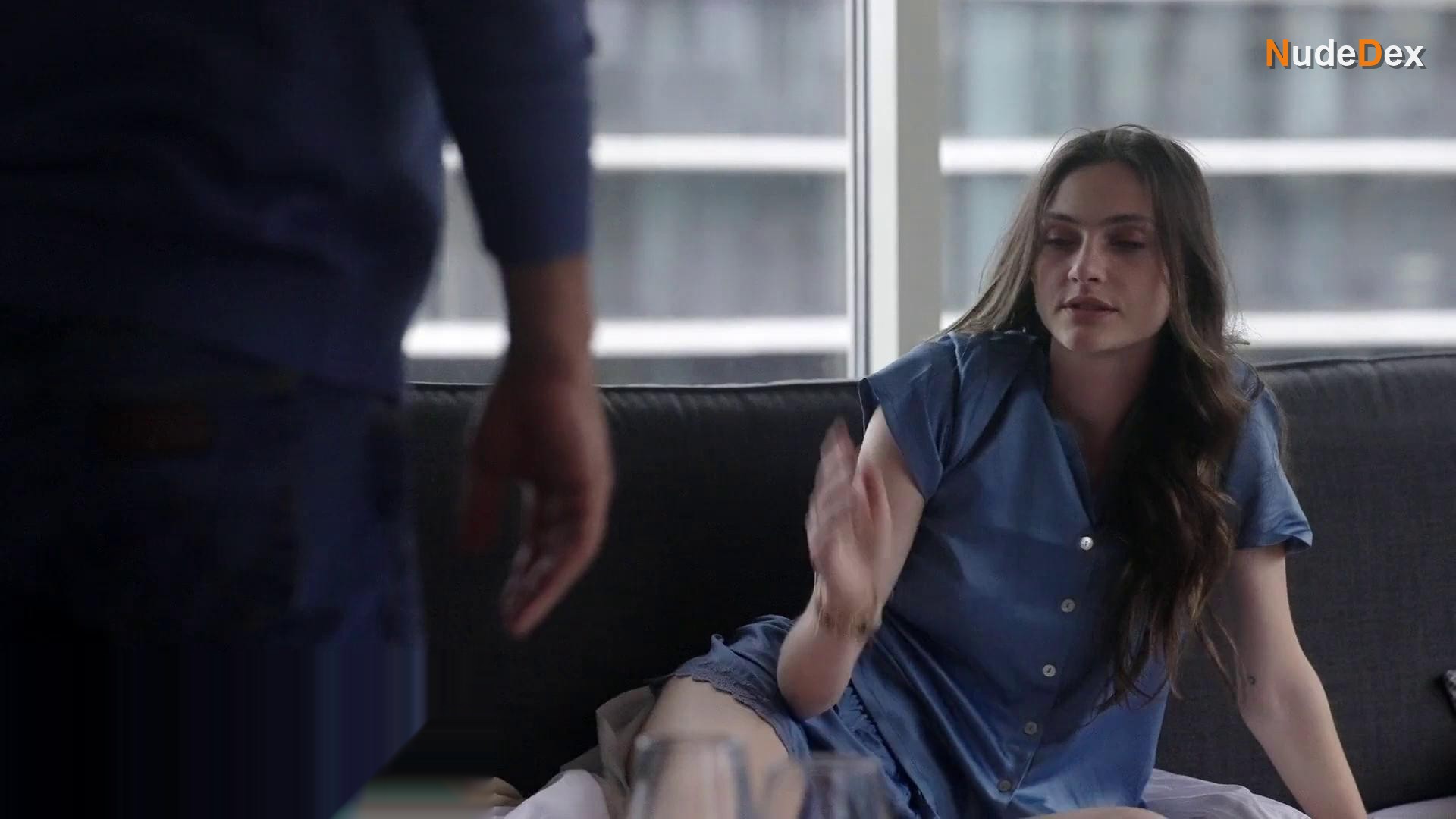 Emily Hall in Wrong Numbers, photo 2