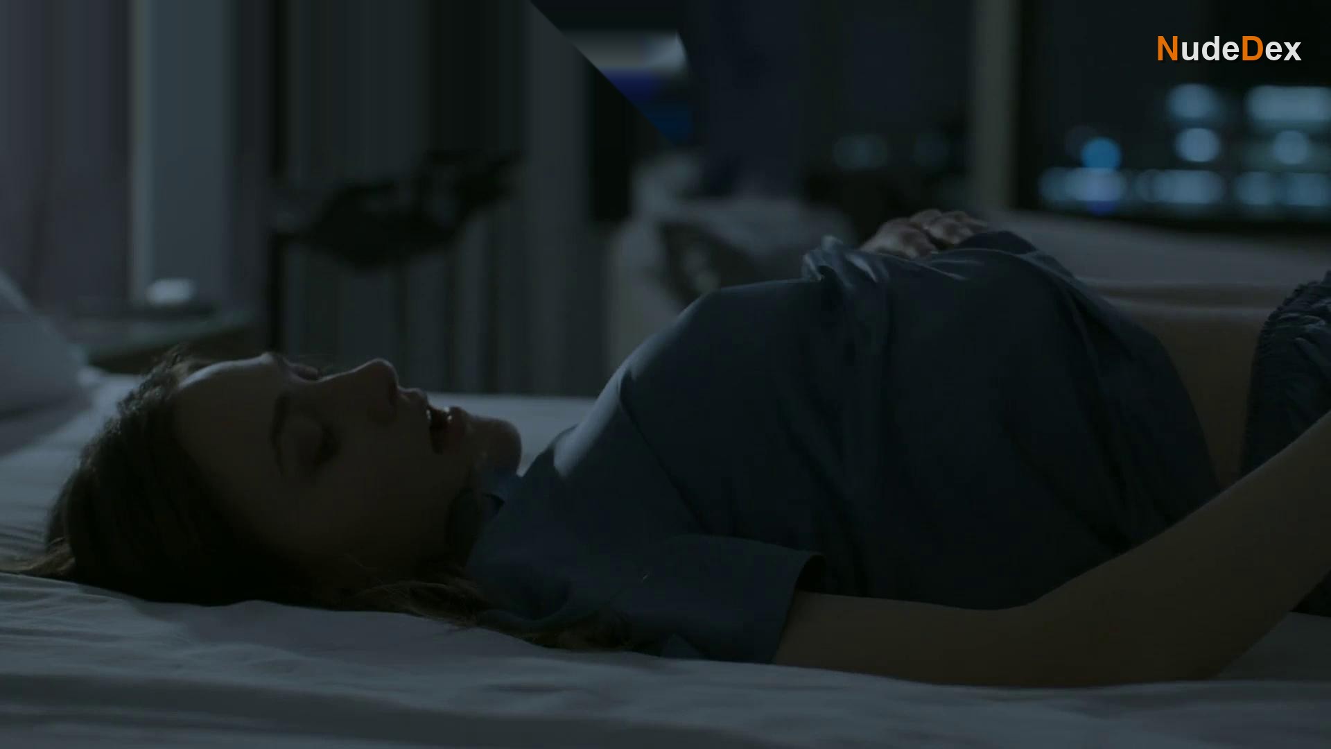 Emily Hall in Wrong Numbers, photo 7