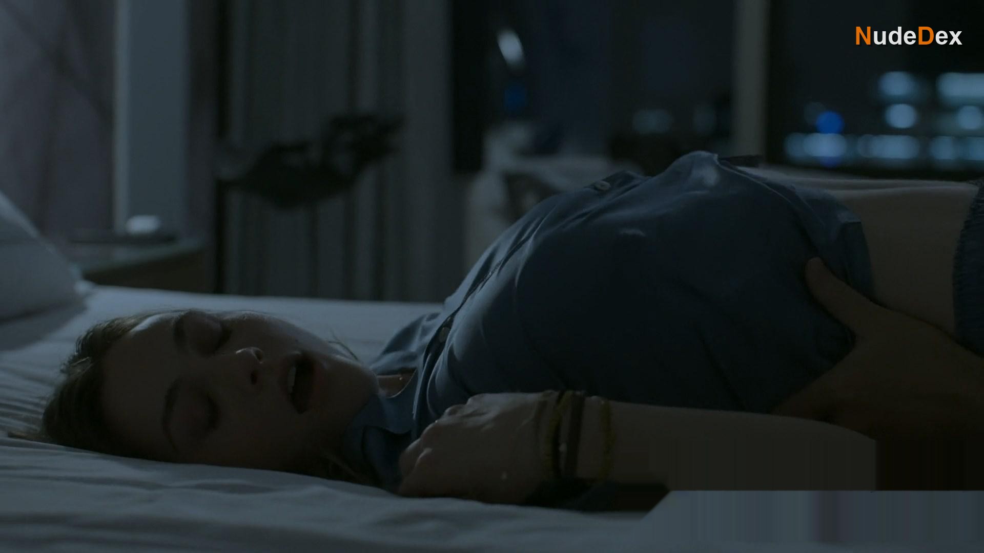 Emily Hall in Wrong Numbers, photo 19