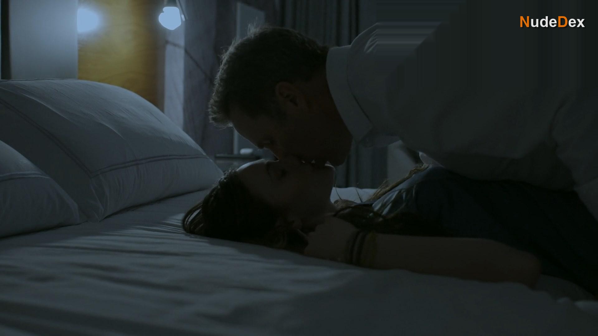 Emily Hall in Wrong Numbers, photo 21