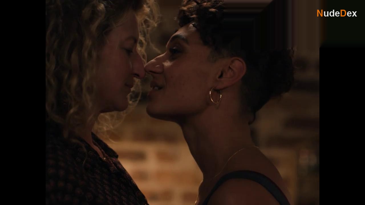 Emily Havea in Erotic Stories, photo 8